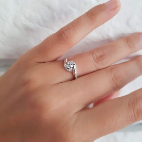 Anello di Fidanzamento Composto Madonna - Platino & Diamanti | Gemperles