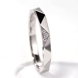 Fede nuziale de Matrimonio Triangulaire in Oro bianco 18ct con Diamanti