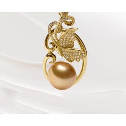 Ciondolo farfalla perla d'Australia, Oro giallo, diamanti