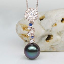 Ciondolo Parker - Oro Rosa 18kt, Zaffiri e Perla di Tahiti