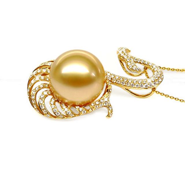 Ciondolo oro giallo, diamanti - Perla d'Australia dorata - 13/14mm