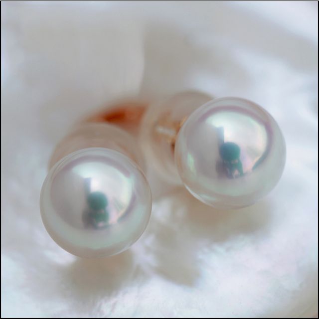 Orecchini A Lobo Ayumi - Perle Akoya Bianche 7/7.5mm GEMMA - Farfalla Oro Bianco