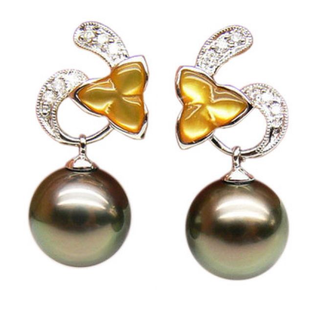 Boucles d'oreilles nacre doree - Perles de Tahiti - Or blanc, diamants 
