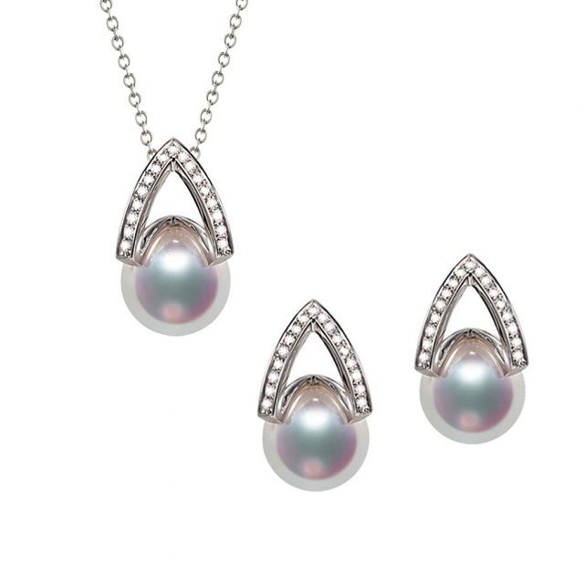 Pendentif et Boucles Masako du Japon. Perles Akoya, Or blanc, diamants