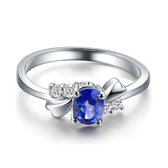 Anello di Fidanzamento Luxe - Oro Bianco, Diamanti & Zaffiro Blu Ovale
