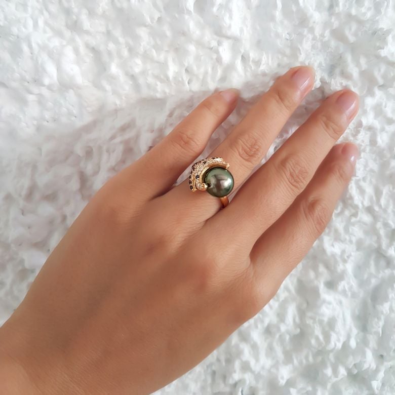 Anello Fatu Hiva - Oro Giallo, Diamanti e Perla di Tahiti - 6
