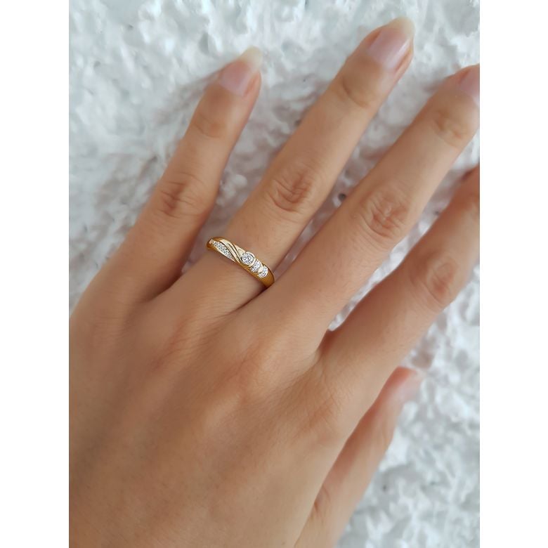 Fede Donna solitario diamanti. Anello moderno in oro giallo | Mai più - 3