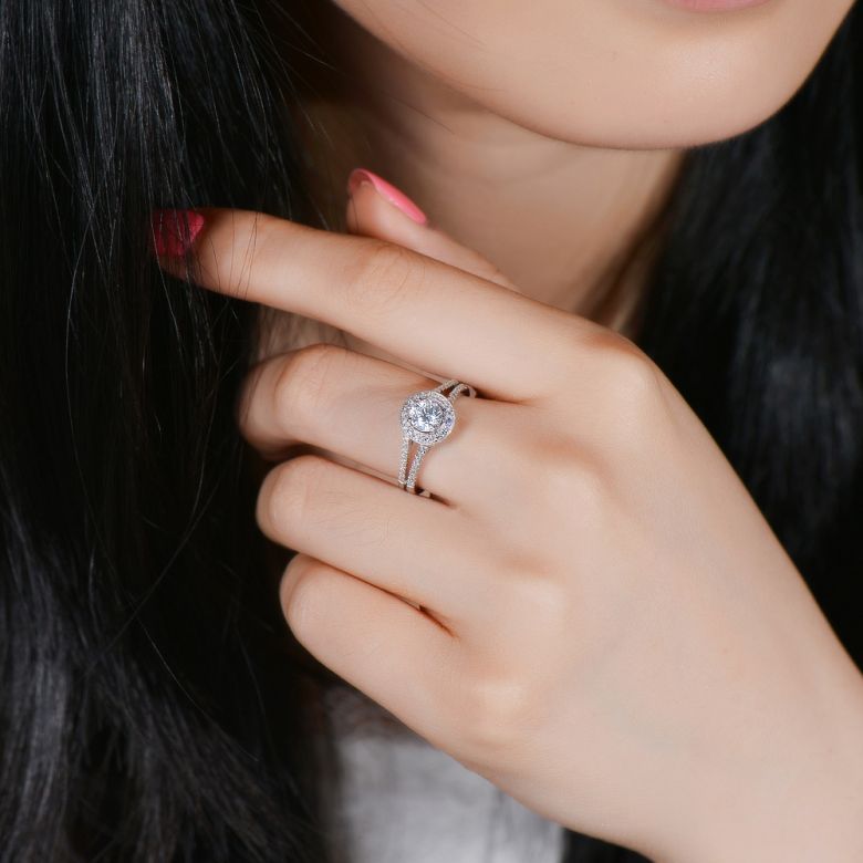 Anello di Fidanzamento Dahlia - Oro Bianco Lucido e Diamanti VS/G | Gemperles - 4