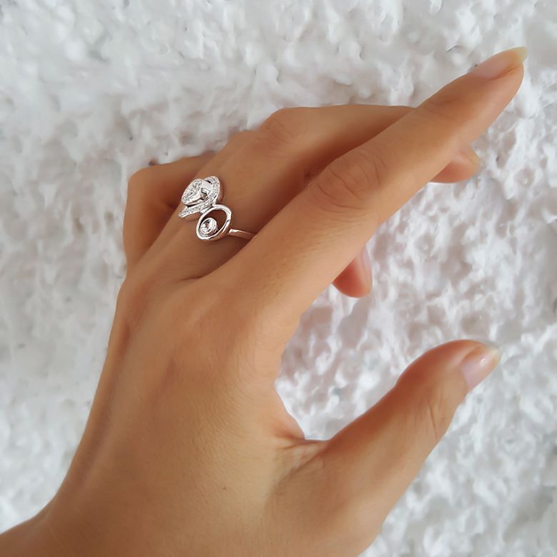 Anello Donna - Oro bianco 3.90gr - Diamanti 0.280ct - 8