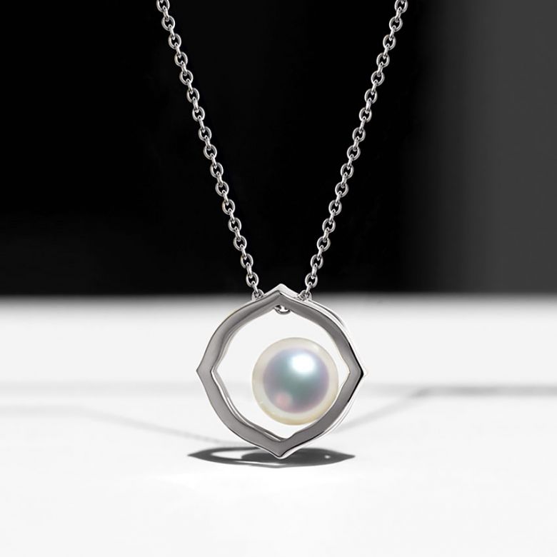 Ciondolo, Anello e Orecchini Coco Chanel. Perle Akoya, Oro bianco, Diamanti - 9