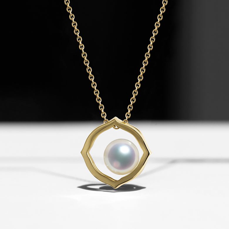 Ciondolo, Anello e Orecchini Coco Chanel. Perle Akoya, Oro giallo, Diamanti - 3