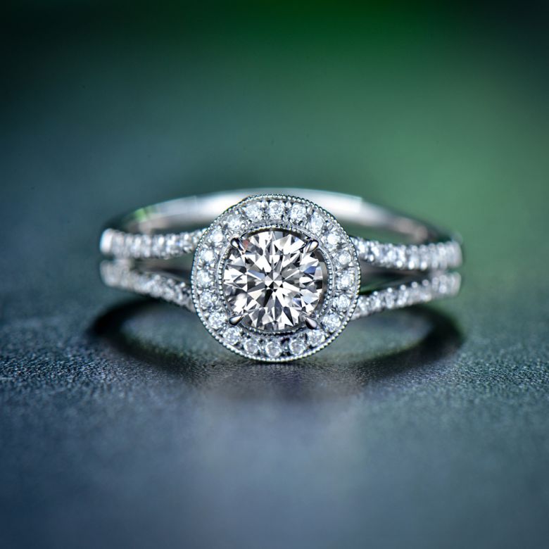 Anello di Fidanzamento Dahlia - Oro Bianco Lucido e Diamanti VS/G | Gemperles - 11