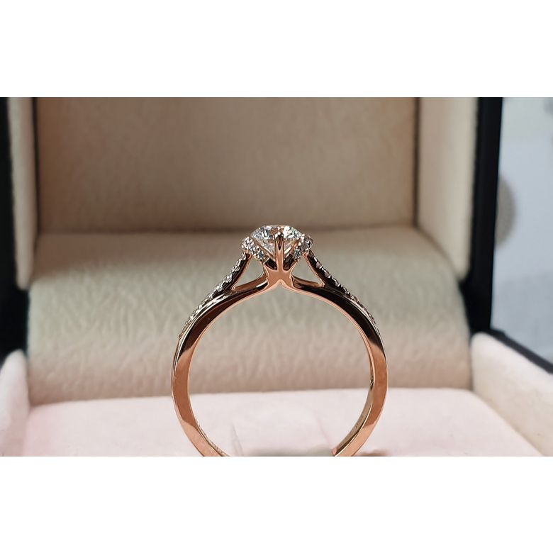 Anello di Fidanzamento Solitario Amelia - Oro Rosa 18kt & Diamanti | Gemperles - 15