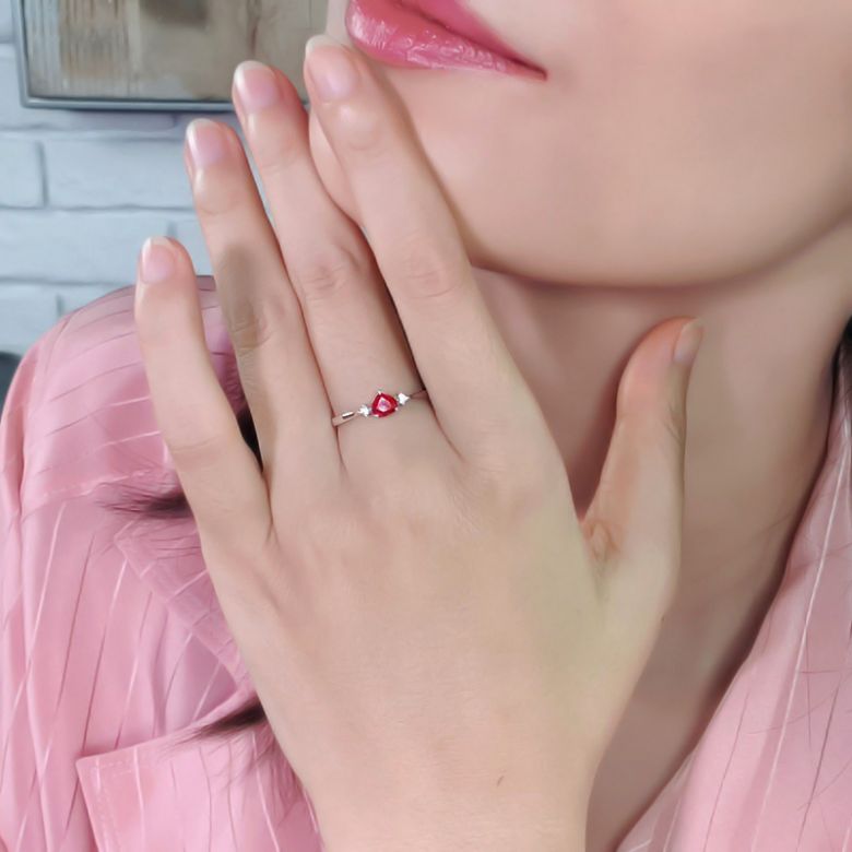 Anello Di Fidanzamento Cuore d'Amore - Oro Bianco, Diamanti & Rubino - 1