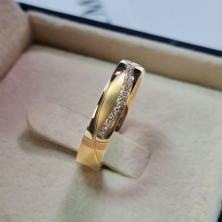 Fede Nuziale Donna Étreintes Infinies - Oro Giallo, Diamanti - 3