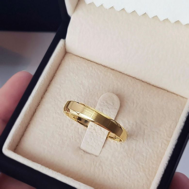 Fede nuziale Uomo. Oro giallo. Diamante 0.007ct | Dominik - 3