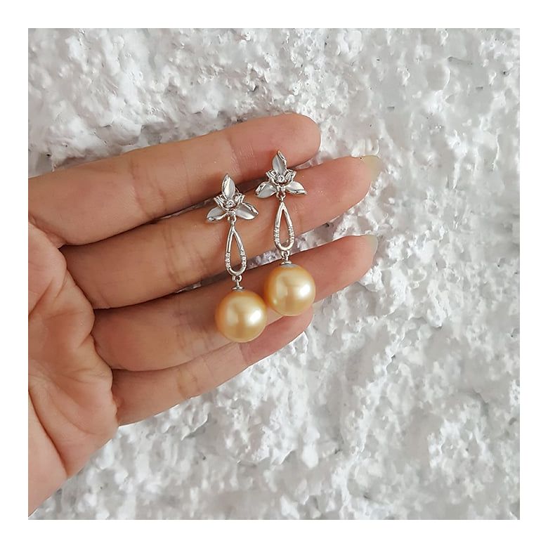 Orecchini Petali - Perle dei Mari del Sud Dorate, Oro Bianco - 10