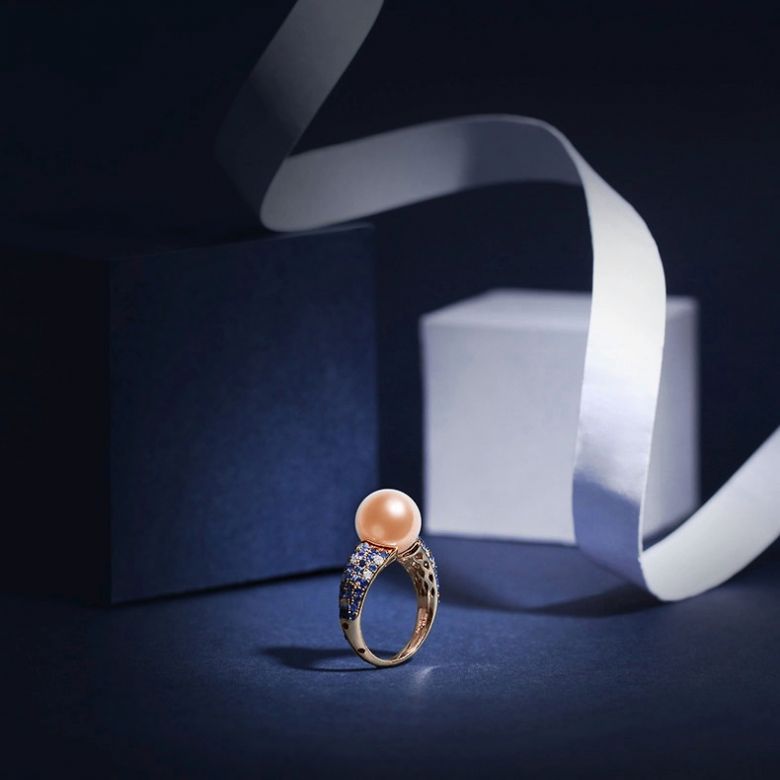 Anello L'Enchanteur - Oro Rosa, Zaffiri, Diamanti & Perla d'Acqua Dolce - 9