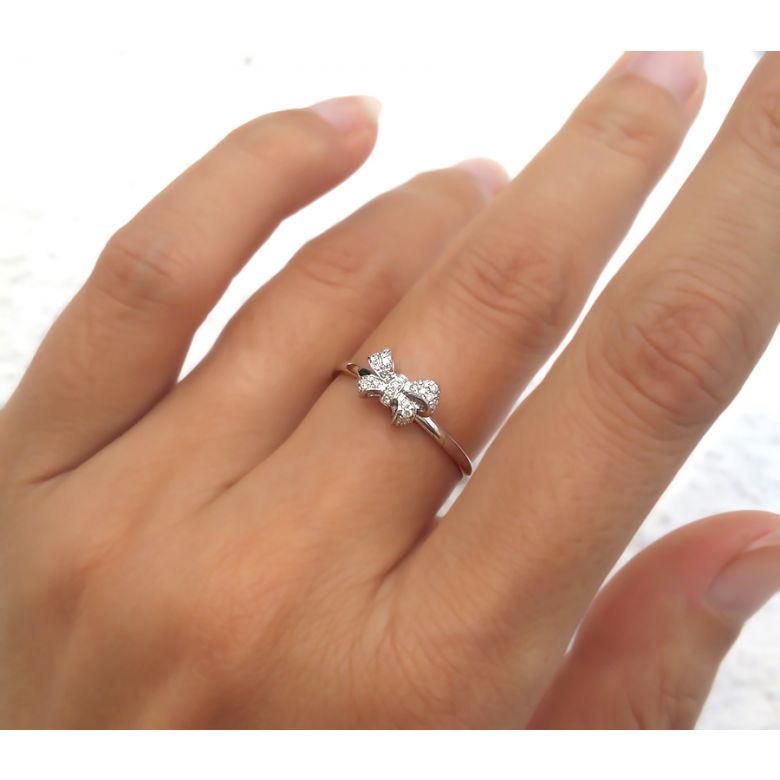Anello piccolo nodo Oro bianco 18kt. Diamanti 0.080ct - 5