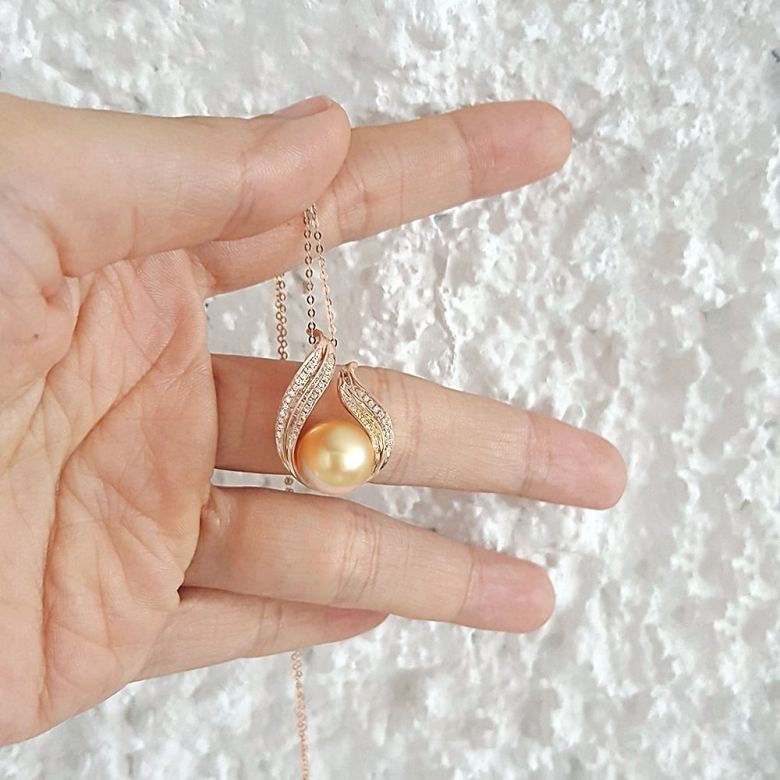 Ciondolo Dolcezza Vegetale - Oro Rosa, Diamanti & Perla Gold dei Mari del Sud - 8