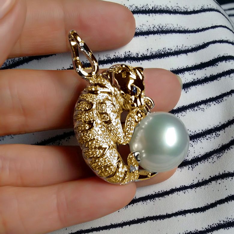 Ciondolo gatto oro giallo, diamanti - Perla d'Australia bianca - 16/17mm - 6