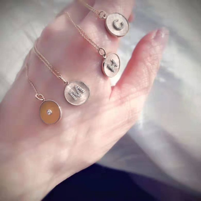 Ciondolo Lettera Alfabeto - Medaglia in Oro 18ct & Diamante VS/G | Gemperles oro rosa - 14