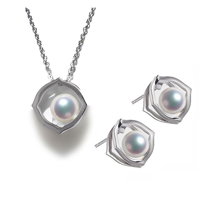 Ciondolo, Anello e Orecchini Coco Chanel. Perle Akoya, Oro bianco, Diamanti - 2