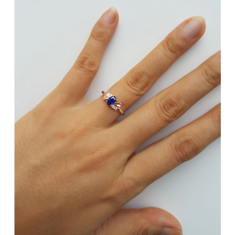 Anello di Fidanzamento Luxe - Oro Rosa, Diamanti & Zaffiro Blu Ovale - 3