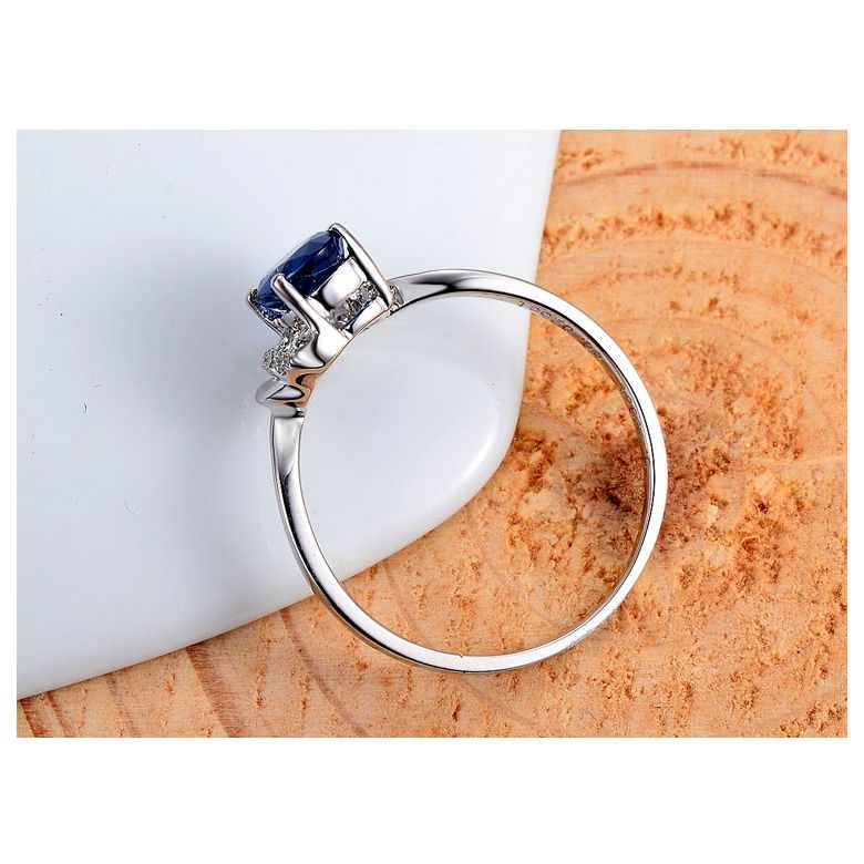 Anello di Fidanzamento Cenero - Oro Bianco, Diamanti & Zaffiro Blu Ovale - 7