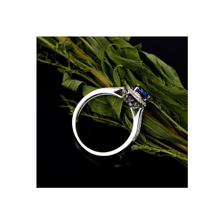 Anello Solitario Composto Jaffna - Oro Bianco, Diamanti & Zaffiro Pera - 9