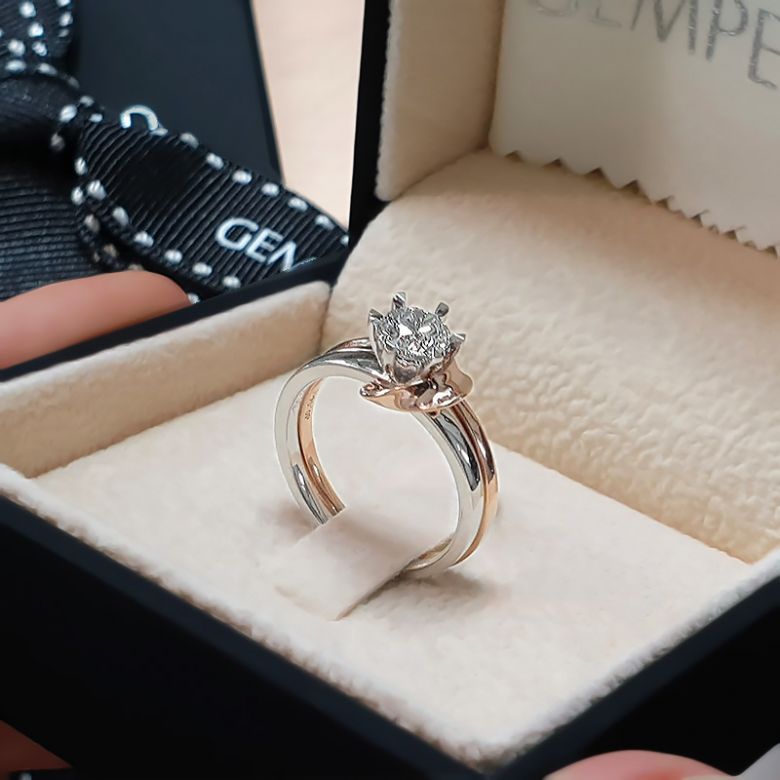 Anello di Fidanzamento Doppio Insieme - Oro Bianco & Rosa, Diamanti | Gemperles - 3