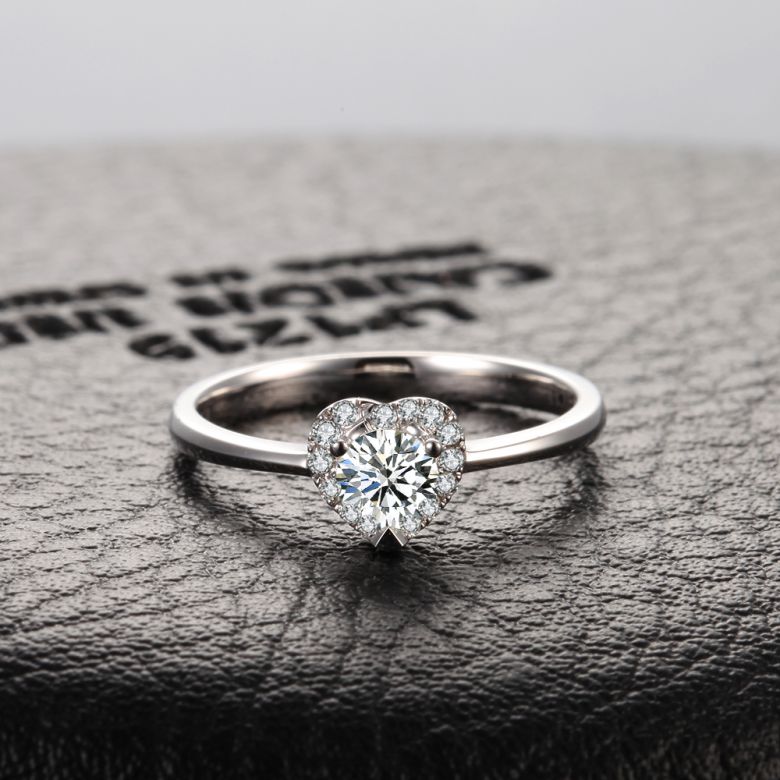 Anello di Fidanzamento Cuore di Diamante - Solitario Oro Bianco 18kt e Diamante | Gemperles - 5